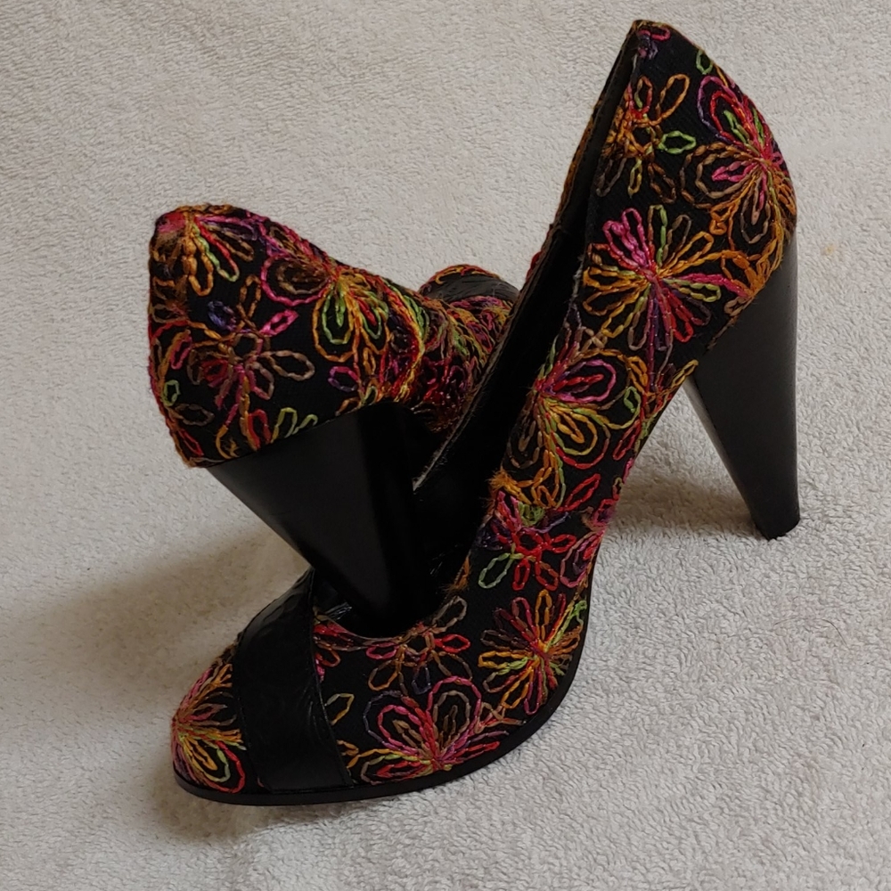 NWT Naughty Monkey heels sz.6M. Final price - Picture 2 of 11